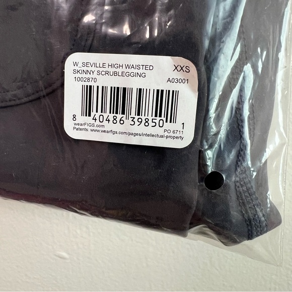 Charcoal Figs High Waisted ScrubLeggings - Picture 3 of 3